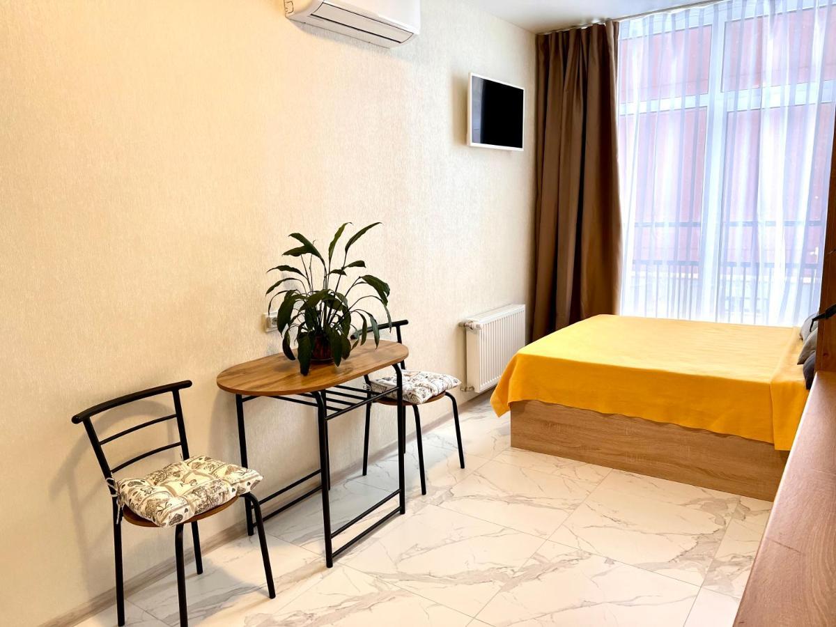 Osapart Hotel In A Complex Semycvit 3 Лвив Екстериор снимка