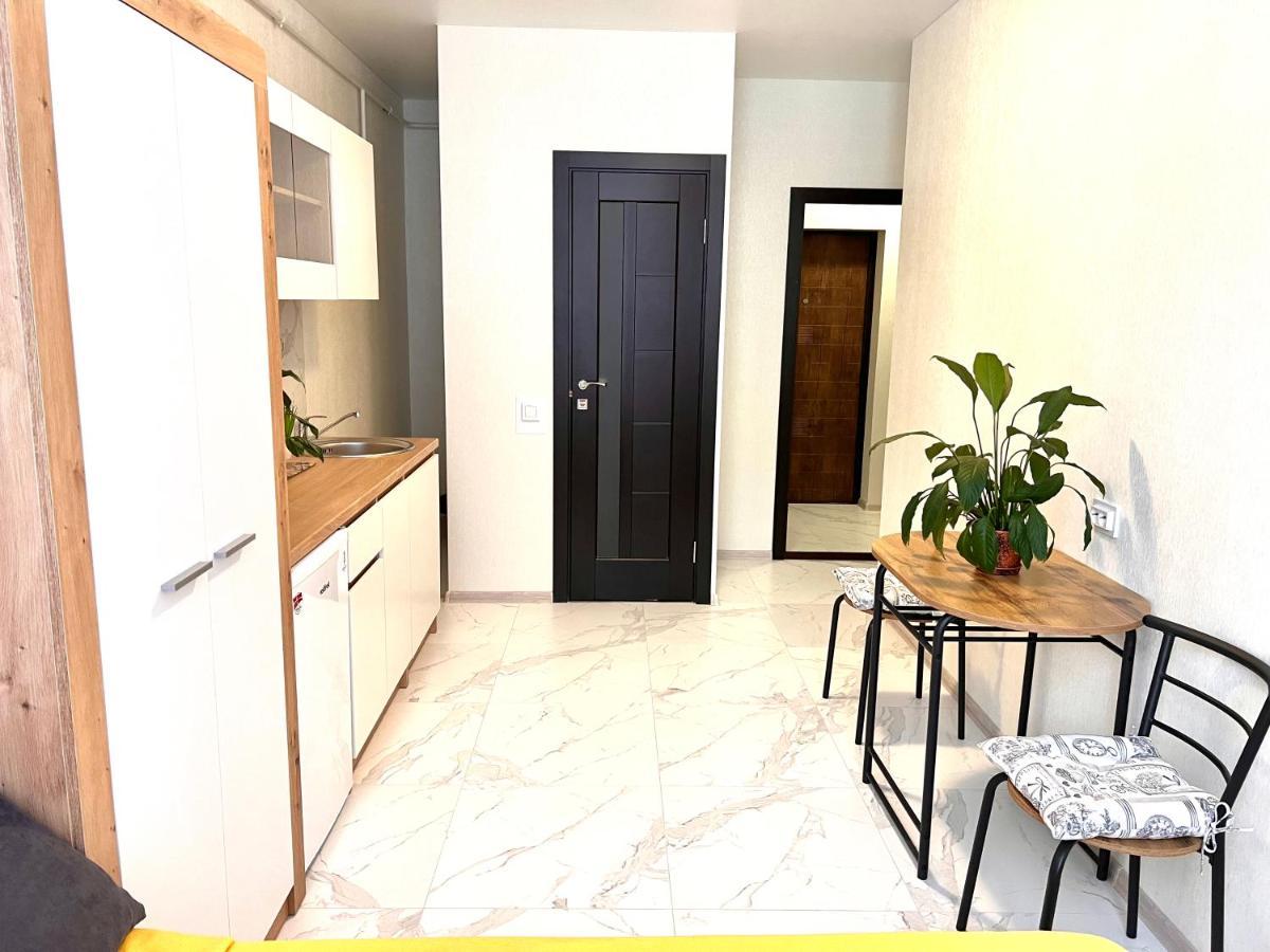 Osapart Hotel In A Complex Semycvit 3 Лвив Екстериор снимка