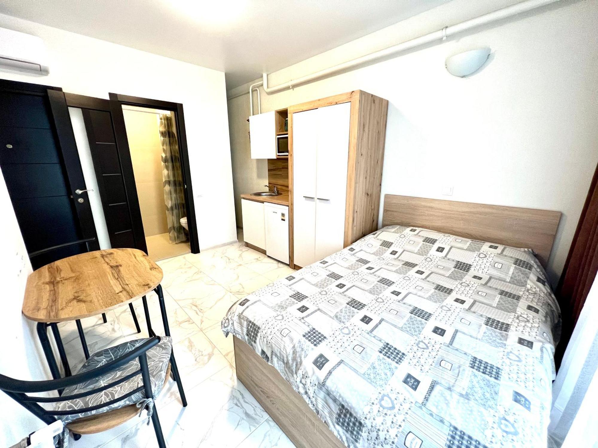 Osapart Hotel In A Complex Semycvit 3 Лвив Екстериор снимка