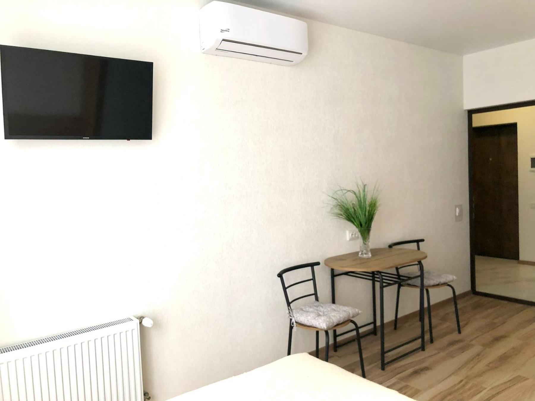 Osapart Hotel In A Complex Semycvit 3 Лвив Екстериор снимка