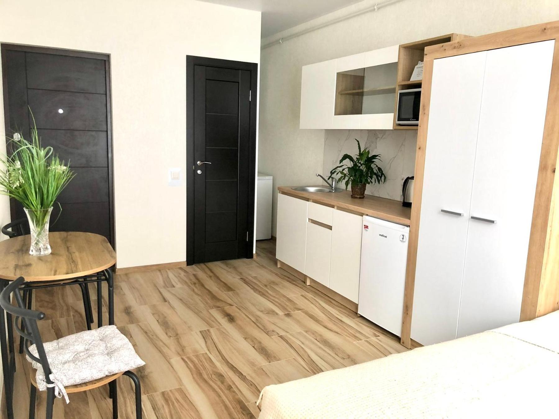 Osapart Hotel In A Complex Semycvit 3 Лвив Екстериор снимка